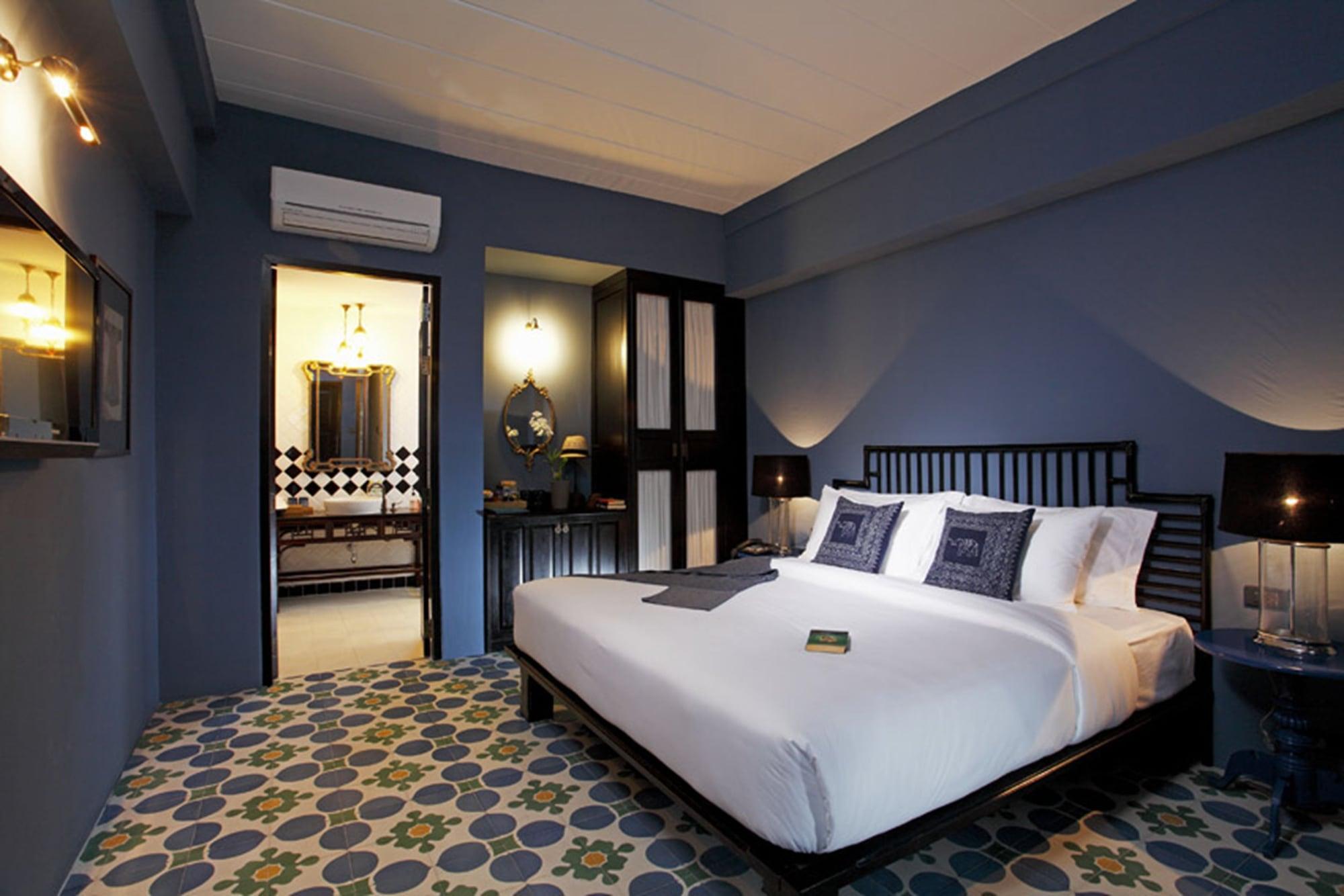 Baan Chart Hotel Bangkok Bagian luar foto