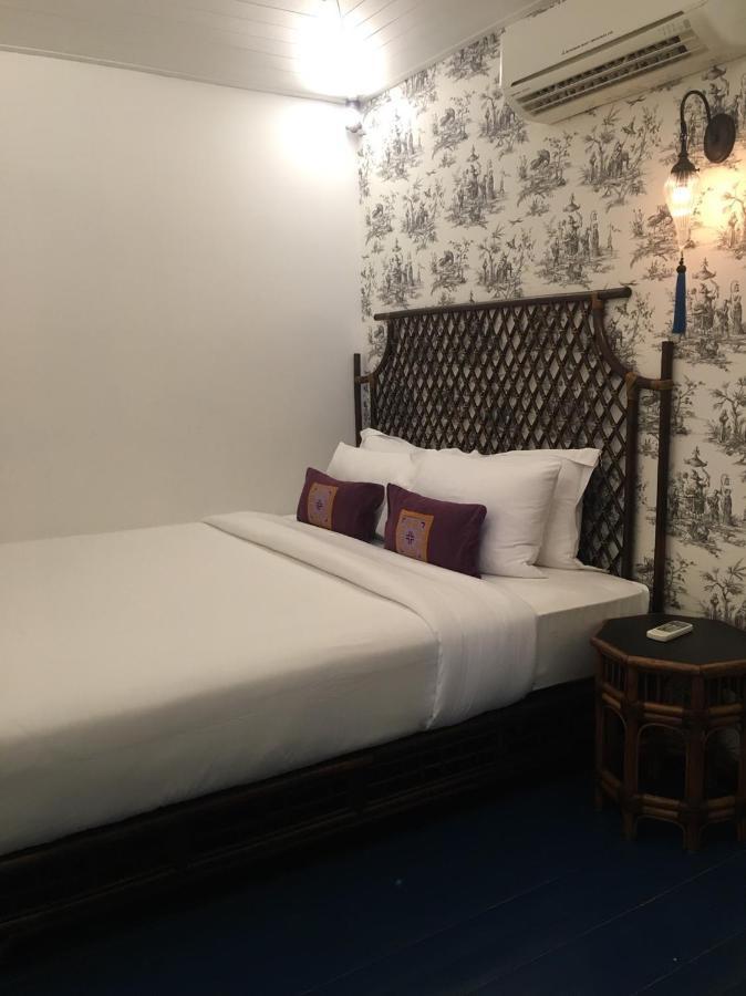 Baan Chart Hotel Bangkok Bagian luar foto