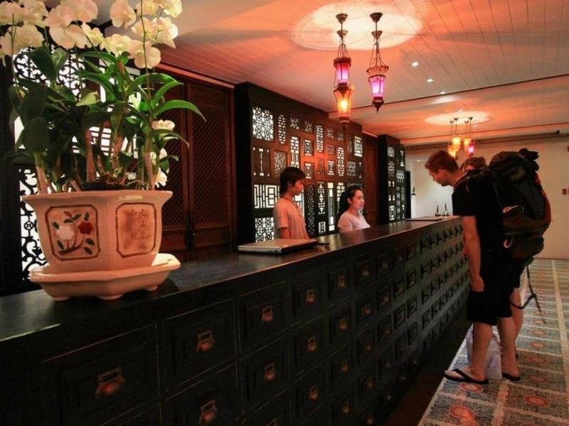 Baan Chart Hotel Bangkok Bagian luar foto