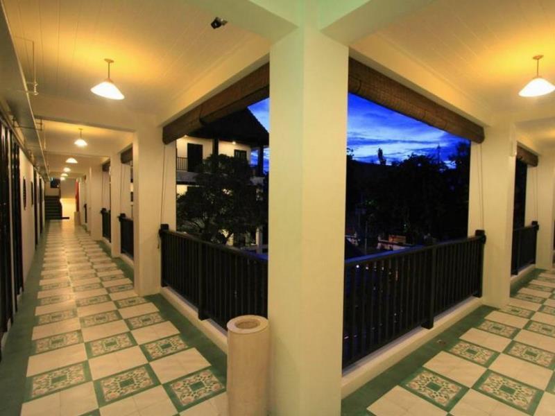 Baan Chart Hotel Bangkok Bagian luar foto